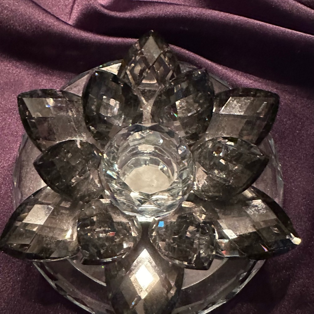 Crystal flower trinket box